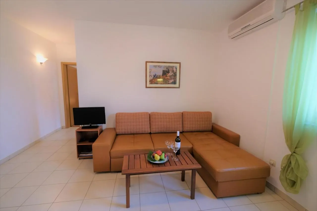 Apartments Coral Klimno Croatia