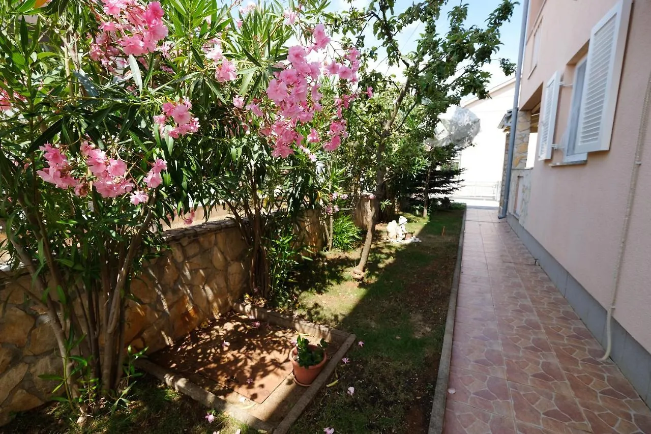 Apartments Coral Klimno