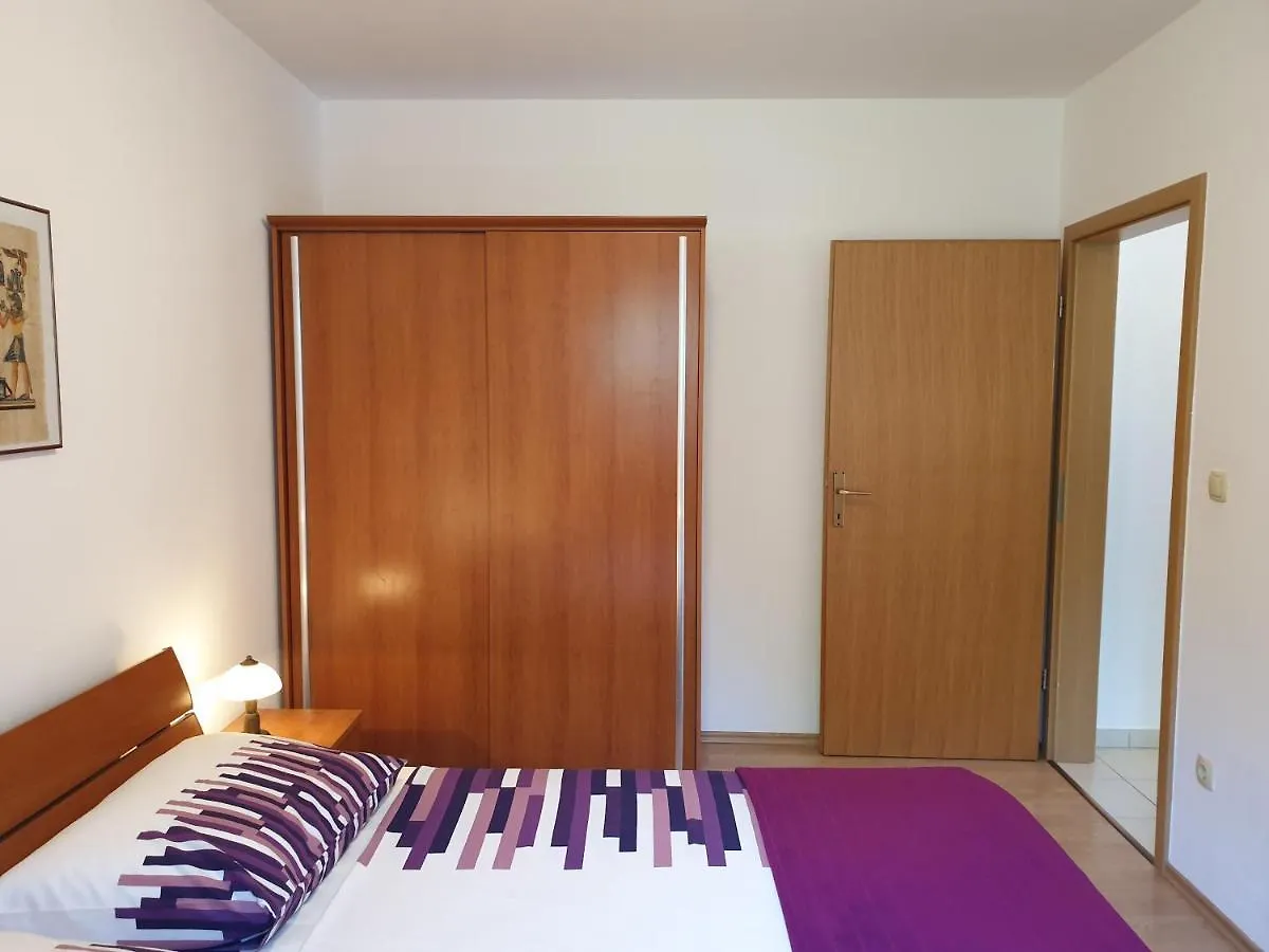 Apartments Coral Klimno Croatia