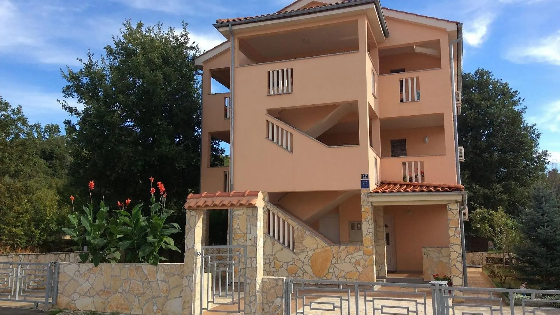 Apartments Coral, Klimno, Island Krk location